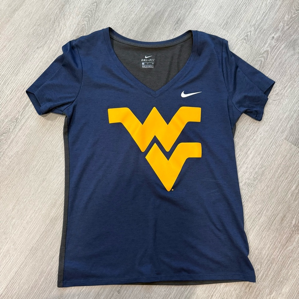 Nike Women's Navy and Gold V-Neck Tee